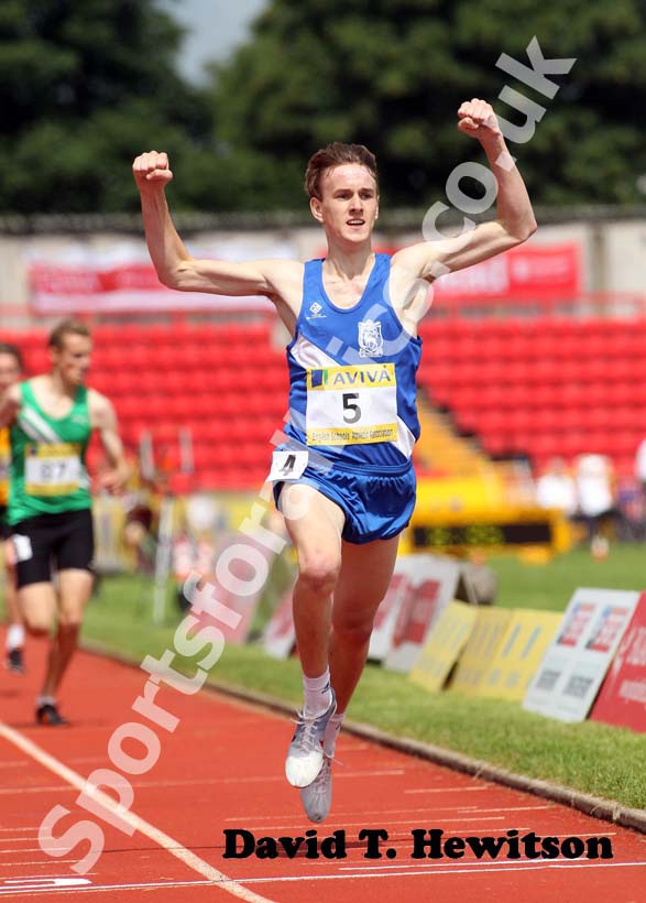 Scott Halsted (Berks) wins the Inter Boys 3000 metres.